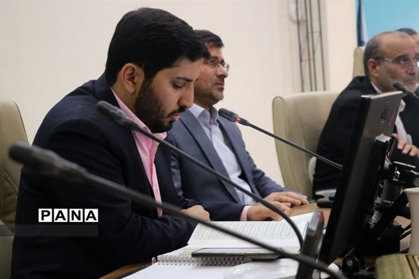 برگزاری مراسم تجلیل از اعضای گروه جهادی سازمان دانش‌آموزی استان اصفهان