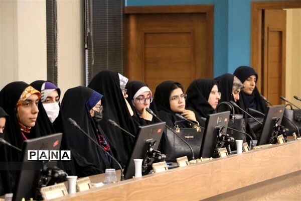 برگزاری مراسم تجلیل از اعضای گروه جهادی سازمان دانش‌آموزی استان اصفهان