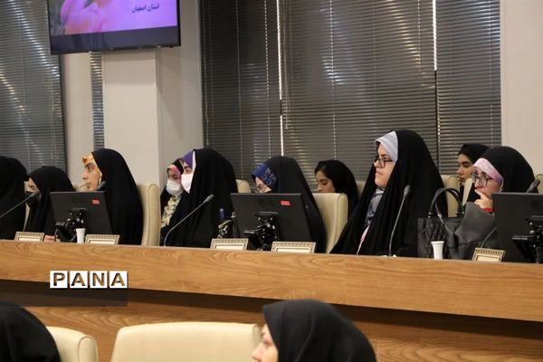 برگزاری مراسم تجلیل از اعضای گروه جهادی سازمان دانش‌آموزی استان اصفهان