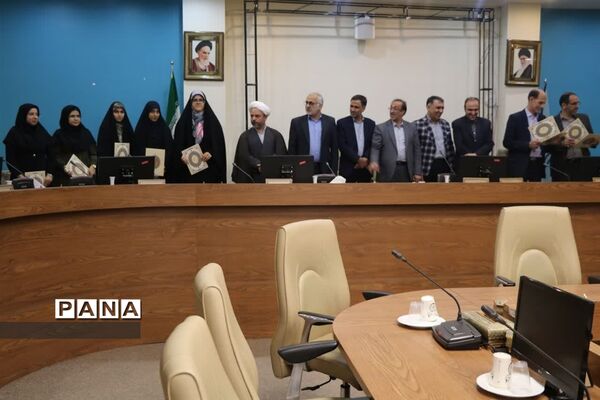 برگزاری مراسم تجلیل از اعضای گروه جهادی سازمان دانش‌آموزی استان اصفهان