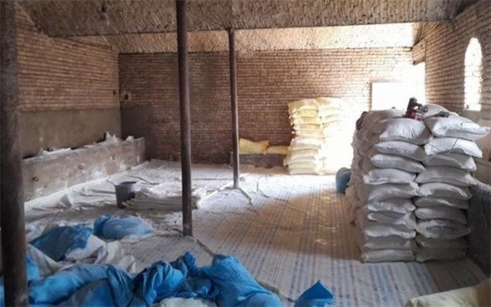 کشف انبار احتکار و فروش بیش از یک هزار تن آرد یارانه‌ای در آذربایجان‌غربی