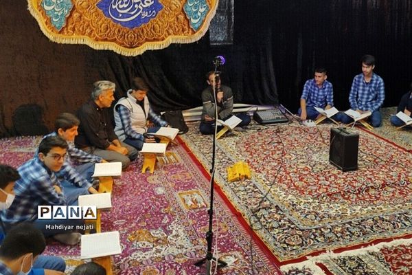 برگزاری محفل انس با قرِآن در دبیرستان شهید بهشتی رودهن