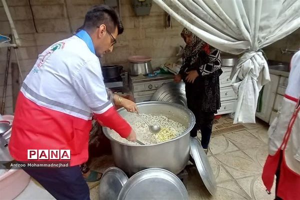 طبخ و توزیع غذا به مناسبت ولادت امام حسن مجتبی(ع)