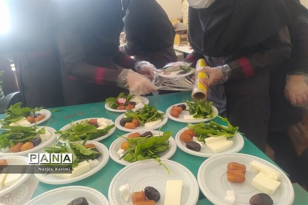 مراسم افطاری و تقدیر از دانش‌آموزان برگزیده دبیرستان میعاد قم