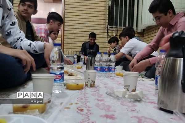 تجلیل از فعالان دانش‌آموز کمیته اسکان و تکریم زائران نیمه شعبان