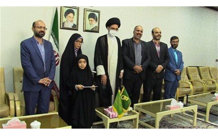 تقدیر امام جمعه کاشان از خواهران نابغه قرآنی