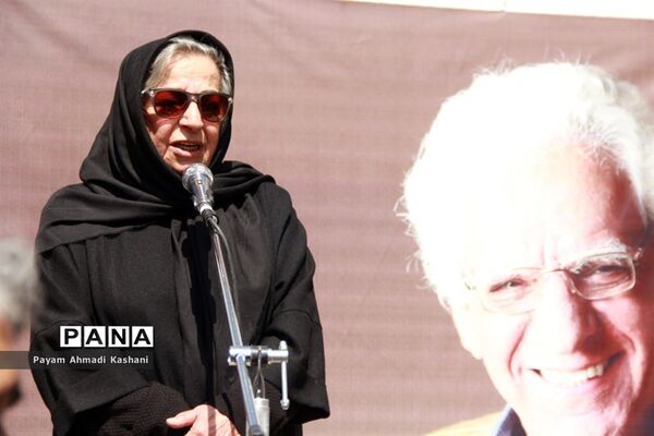 تشییع پیکر مرحوم کیومرث پور‌احمد