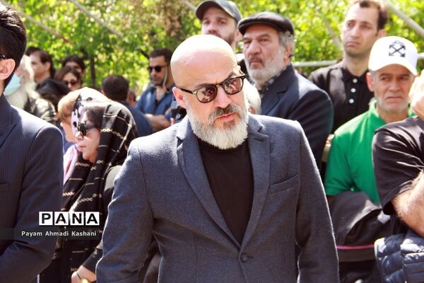 تشییع پیکر مرحوم کیومرث پور‌احمد