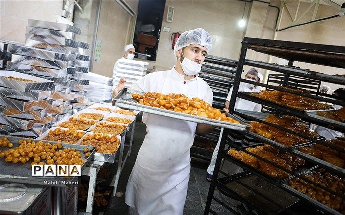 محاسبه وزن جعبه با شیرینی، مصداق کم‌فروشی است