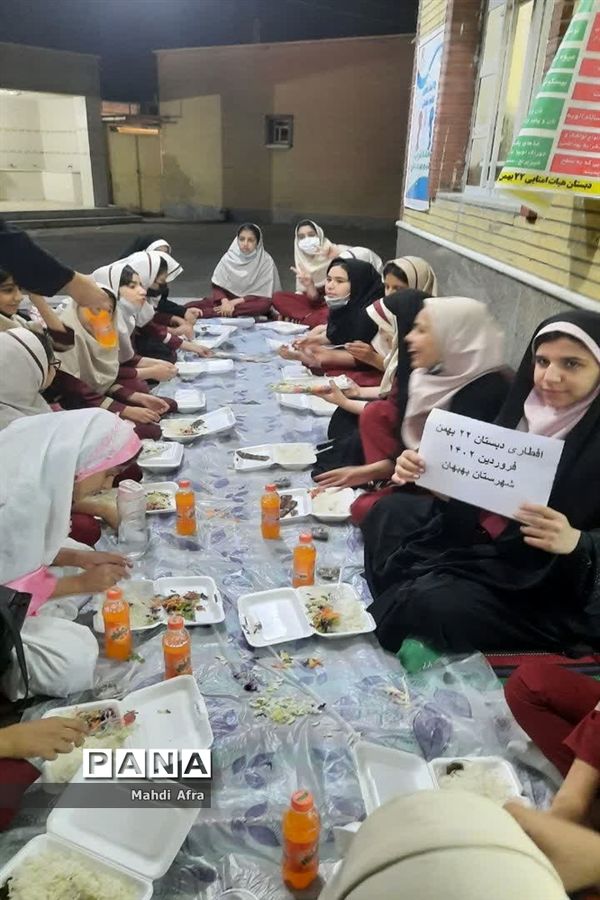 محفل انس با قرآن روزه اولی‌ها در دبستان‌های بهبهان