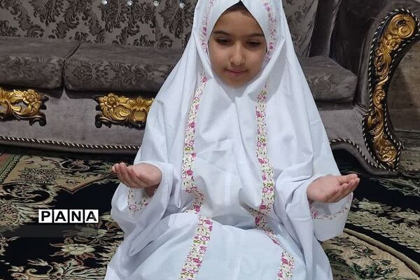 دانش‌آموزان روزه اولی رودهن در لحظه افطار