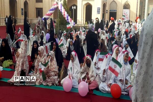 جشن بزرگ مادر و دختری  روزه اولی ها در حرم مطهر شاهچراغ (ع)