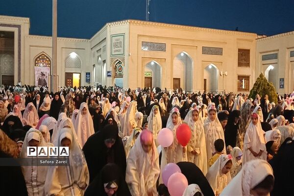 جشن روزه اولی ها با حضور بیش از چهار هزار دختر شیرازی در حرم مطهر حضرت شاهچراغ (ع)