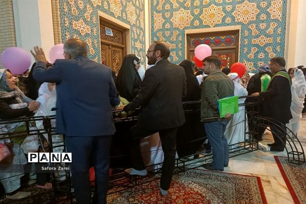 جشن روزه اولی ها با حضور بیش از چهار هزار دختر شیرازی در حرم مطهر حضرت شاهچراغ (ع)