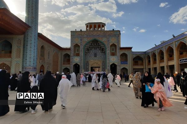 جشن روزه اولی ها با حضور بیش از چهار هزار دختر شیرازی در حرم مطهر حضرت شاهچراغ‌(ع)