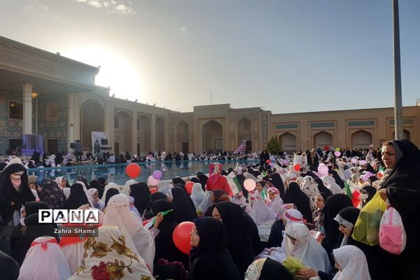 جشن روزه اولی ها با حضور بیش از چهار هزار دختر شیرازی در حرم مطهر حضرت شاهچراغ‌(ع)