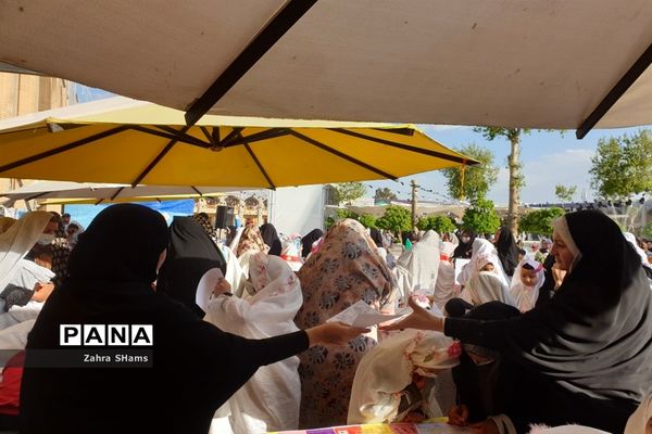 جشن روزه اولی ها با حضور بیش از چهار هزار دختر شیرازی در حرم مطهر حضرت شاهچراغ‌(ع)