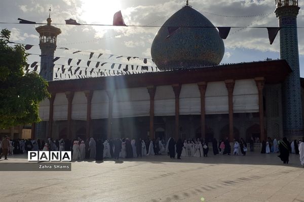 جشن روزه اولی ها با حضور بیش از چهار هزار دختر شیرازی در حرم مطهر حضرت شاهچراغ‌(ع)