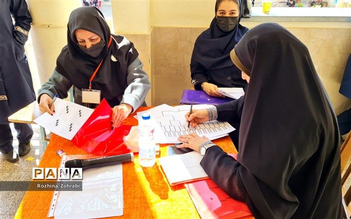 رقابت بیش از هزار دانش‌آموز دختر در المپیاد بازی‌های فکری رویش در ناحیه 4 شیراز/فیلم