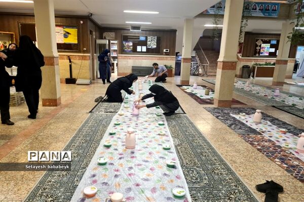 ضیافت افطاری در دبیرستان دخترانه فرهنگ ۱۳