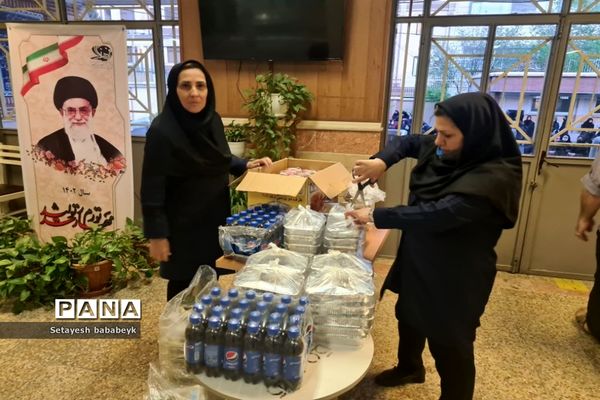 ضیافت افطاری در دبیرستان دخترانه فرهنگ ۱۳