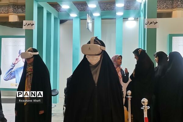 حال و هوای متفاوت غرفه دهه هشتادی‌ها در سی‌امین نمایشگاه بین‌المللی قرآن‌کریم