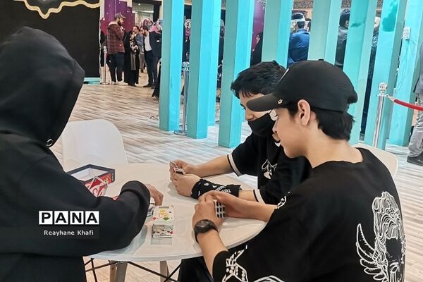 حال و هوای متفاوت غرفه دهه هشتادی‌ها در سی‌امین نمایشگاه بین‌المللی قرآن‌کریم