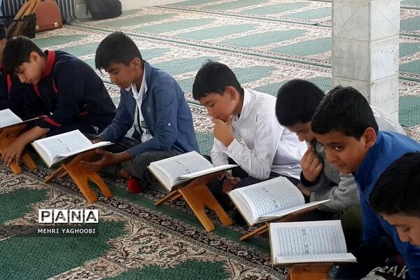 محفل انس با قرآن در دبستان شریف فشافویه