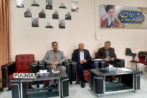 برگزاری جلسه هم‌اندیشی و کارگاهی سلامت اداری ویژه  مدیران مدارس در رودهن