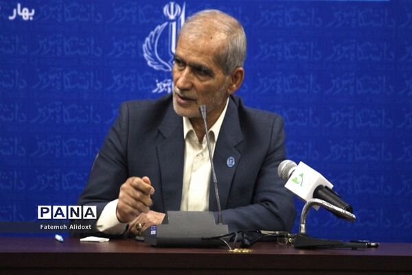 نشست خبری رئیس دانشگاه تبریز