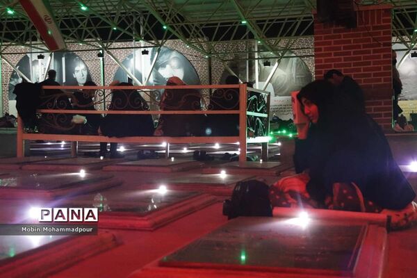 احیای شب اول قدر در گلزار شهدای تبریز