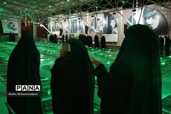 احیای شب اول قدر در گلزار شهدای تبریز