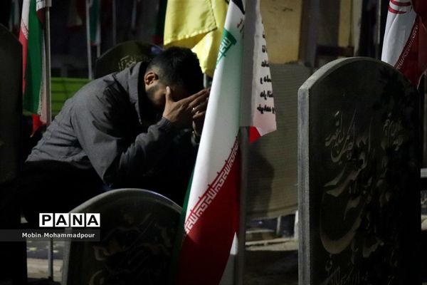 احیای شب اول قدر در گلزار شهدای تبریز