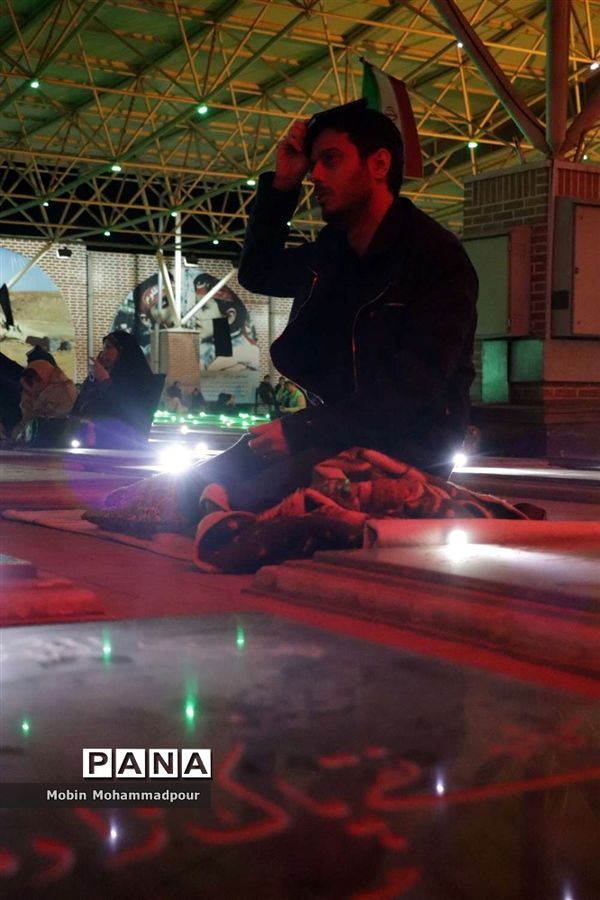 احیای شب اول قدر در گلزار شهدای تبریز