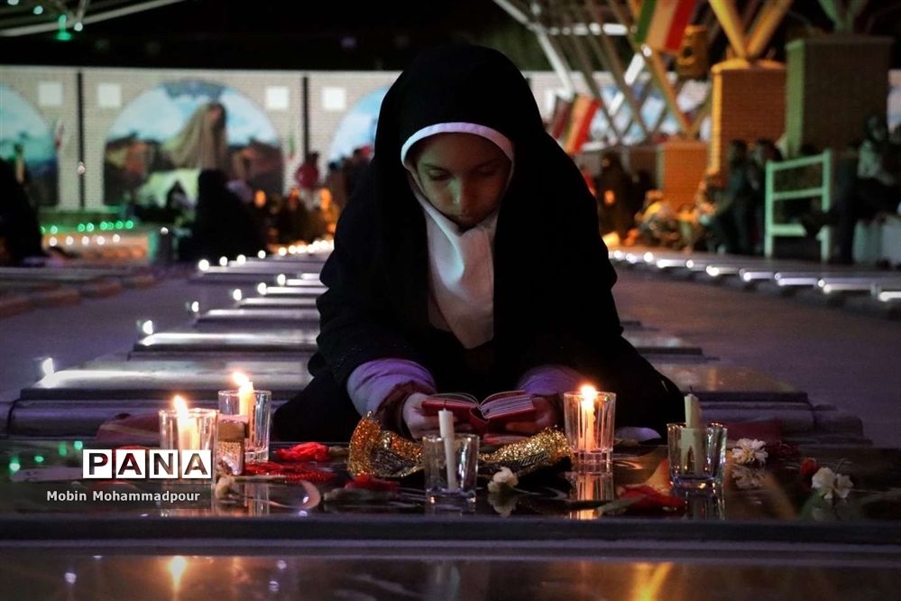 احیای شب اول قدر در گلزار شهدای تبریز