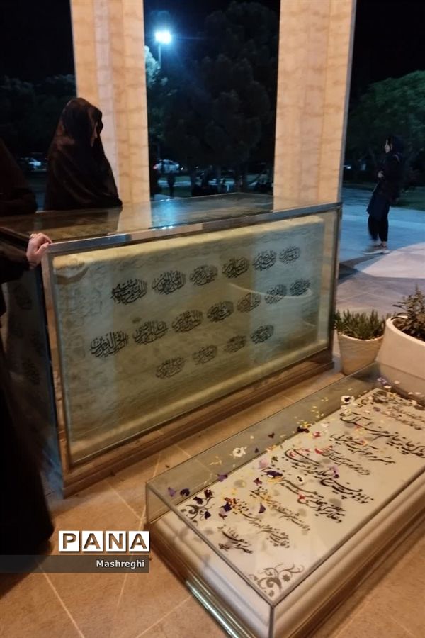 گلزار شهدای کاشان میزبان میهمانان ضیافت الهی در شب قدر