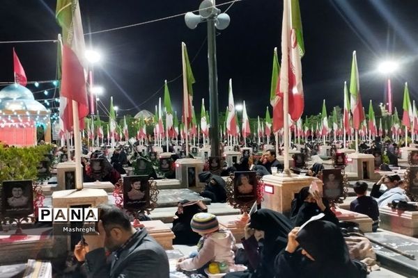 گلزار شهدای کاشان میزبان میهمانان ضیافت الهی در شب قدر