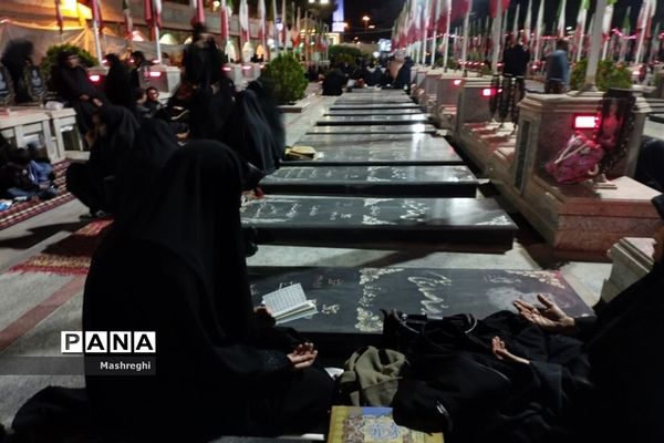 گلزار شهدای کاشان میزبان میهمانان ضیافت الهی در شب قدر