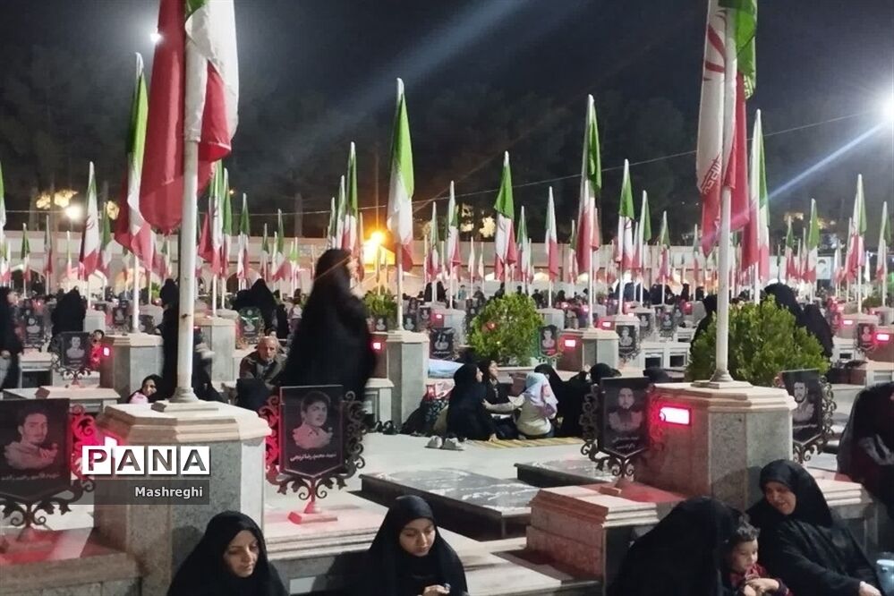 گلزار شهدای کاشان میزبان میهمانان ضیافت الهی در شب قدر