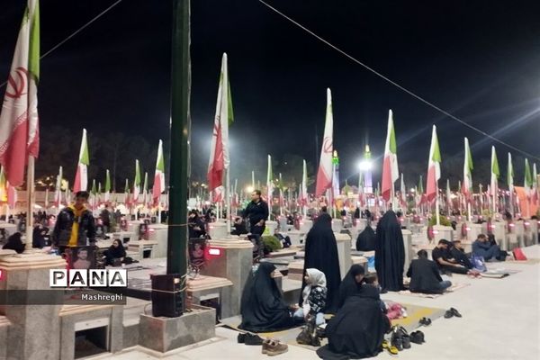 گلزار شهدای کاشان میزبان میهمانان ضیافت الهی در شب قدر