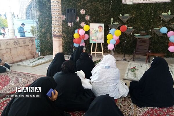 برگزاری جشن  تولد دانش‌آموز شهید  محمدرضا کشاورز در حرم مطهر شاهچراغ (ع)