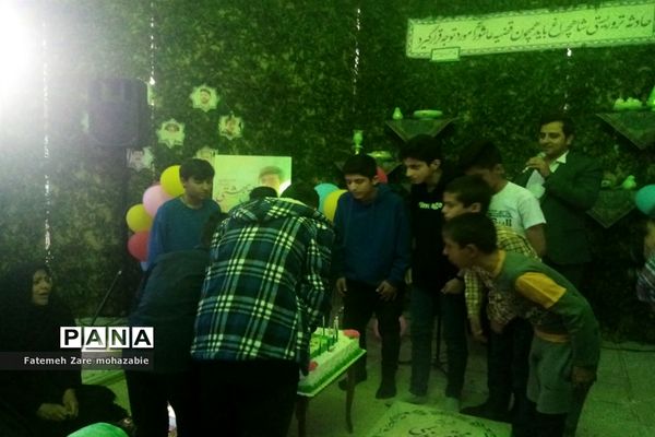 برگزاری جشن  تولد دانش‌آموز شهید  محمدرضا کشاورز در حرم مطهر شاهچراغ (ع)