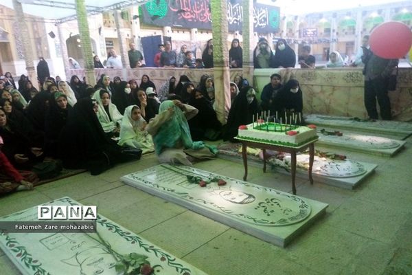 برگزاری جشن  تولد دانش‌آموز شهید  محمدرضا کشاورز در حرم مطهر شاهچراغ (ع)