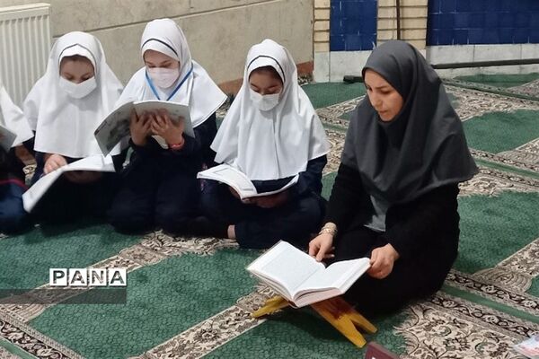 محفل انس با قرآن و روزه اولی ها در مدارس شهرستان قدس