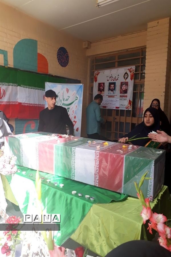 استقبال از شهید گمنام در دبستان کوثر ناحیه 5 اصفهان