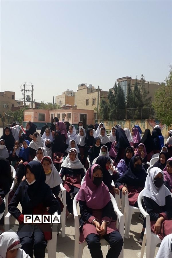 استقبال از شهید گمنام در دبستان کوثر ناحیه 5 اصفهان