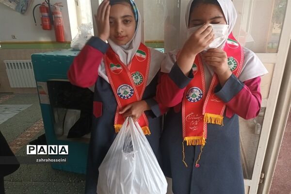 ضیافت افطاری در دبستان شهید نجاتی ابرکوه