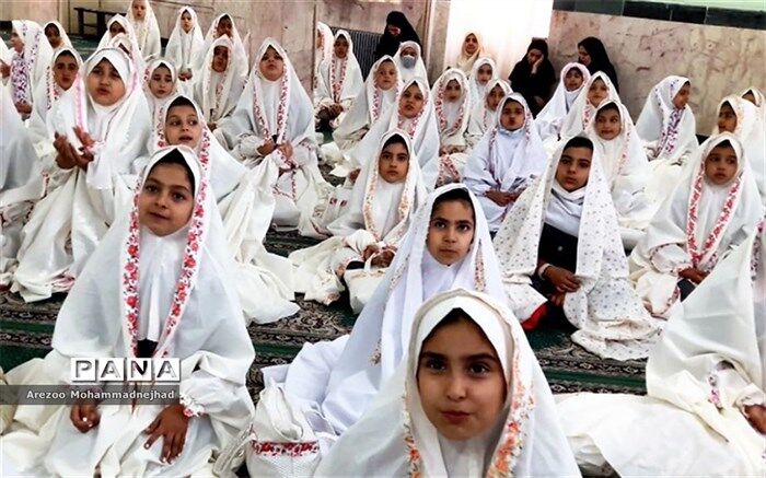 لب‌خوانی سرود روزه اولی‌ها توسط دانش‌آموزان مدرسه حضرت رقیه قرچک/فیلم