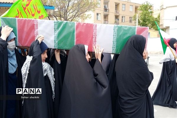 وداع با پیکر شهید گمنام در مدارس ملارد