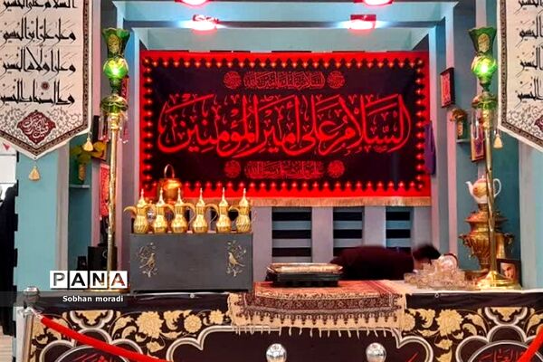حضور دهه هشتادی و نودی‌ها به همراه خانواده در غرفه‌های سی‌امین نمایشگاه بین‌المللی قرآن کریم